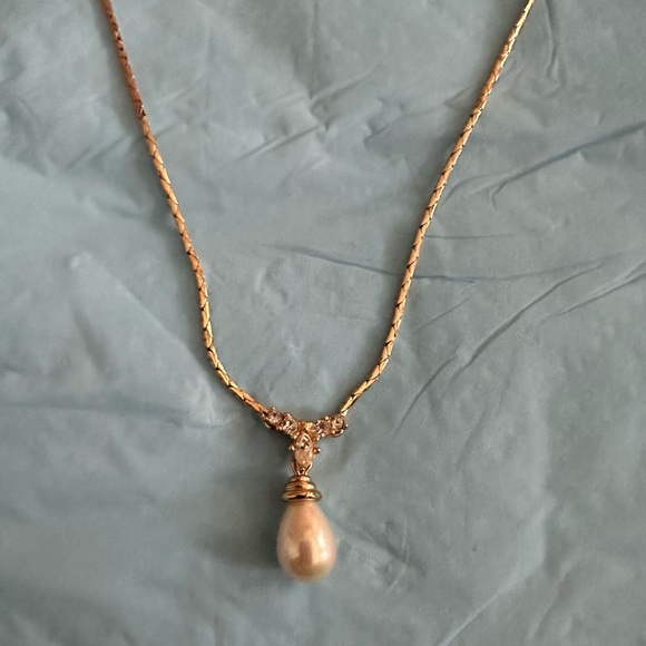 VINTAGE CHRISTIAN DIOR GOLD PLATED CRYSTAL PEARL EARRINGS NECKLACE SET BRAND NEW - Picture 10 of 10